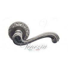 Ручка дверная на круглой розетке Venezia Vivaldi D4 Серебро античное