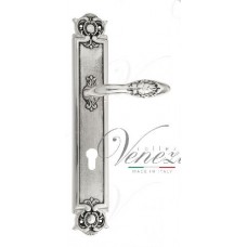Ручка дверная на планке проходная Venezia Casanova CYL PL97 натуральное серебро + черный