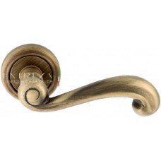 Ручка дверная на круглой розетке Extreza "BERTA" (Берта) 312  R01 Бронза матовая F03