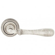 Ручка дверная на круглой розетке Extreza "CARRERA" (Каррера) 321 R01 Хром матовый  F05